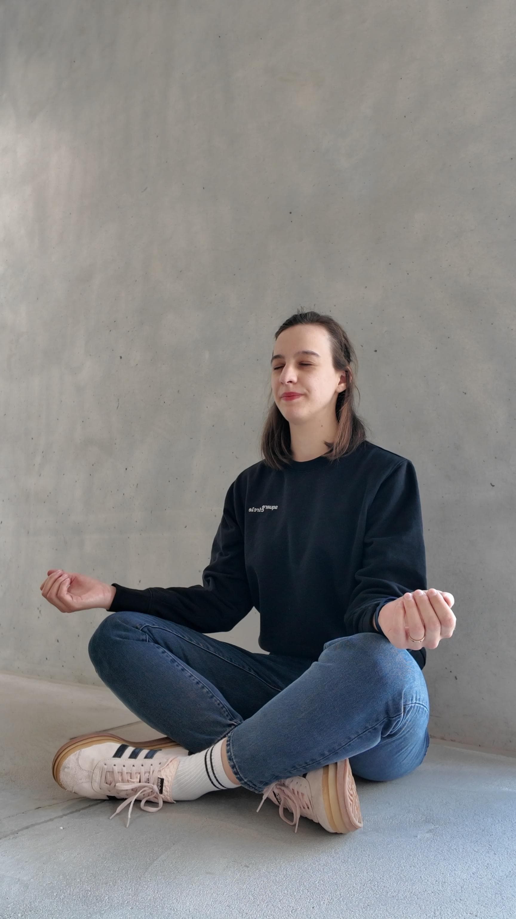 Square and Circle Laura